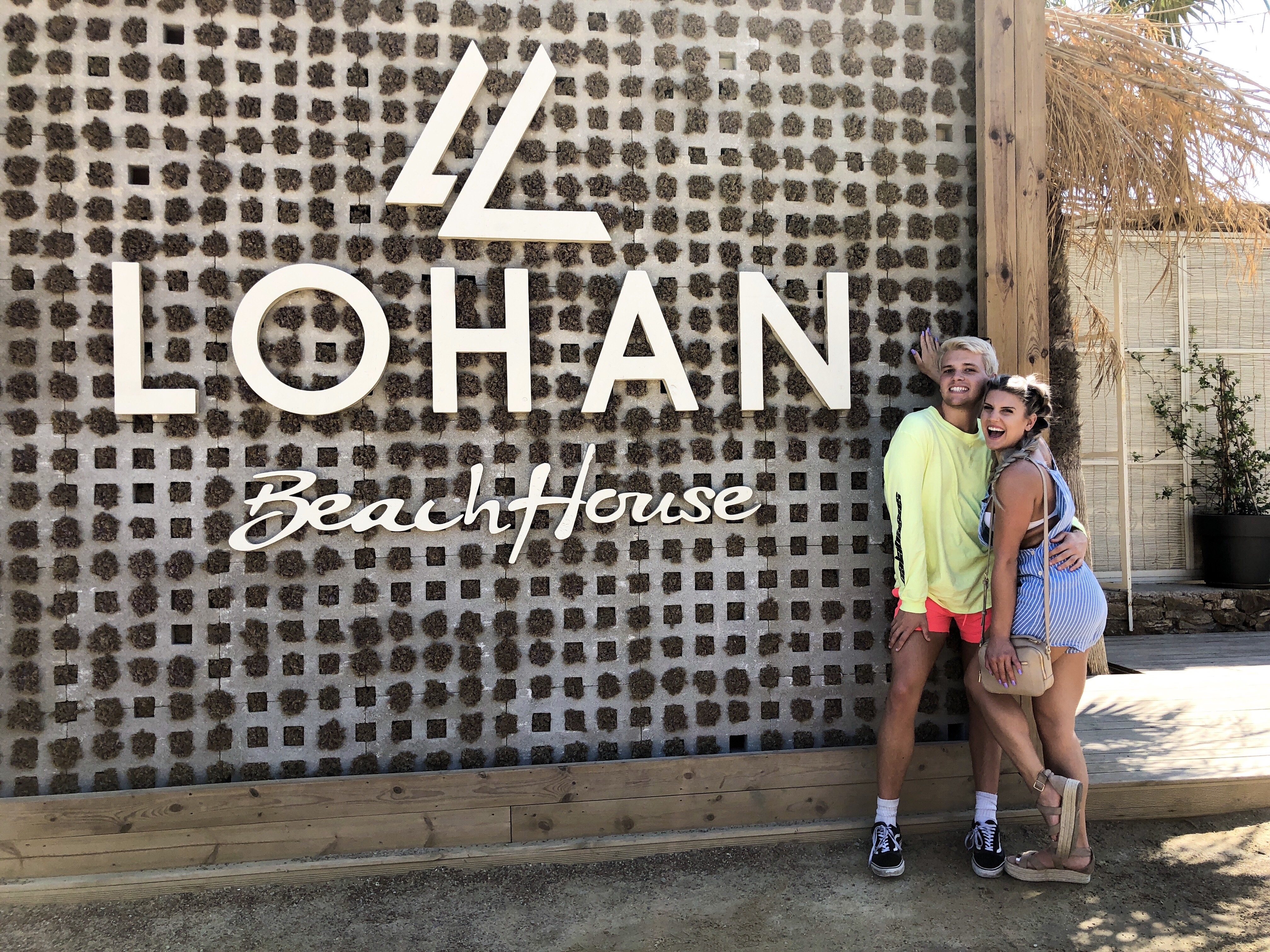 CEADCFBD-4AEE-4D5F-80E4-DADFC9FE1D7F